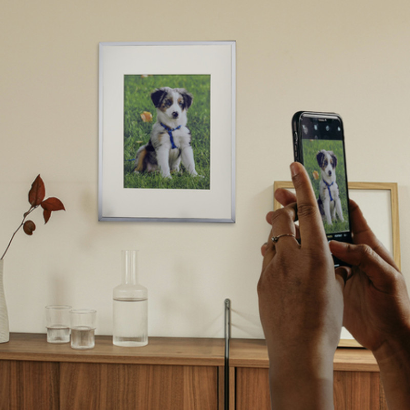 Reflection Frame｜コードレスで、2年に1度の充電だけで使えるデジタル