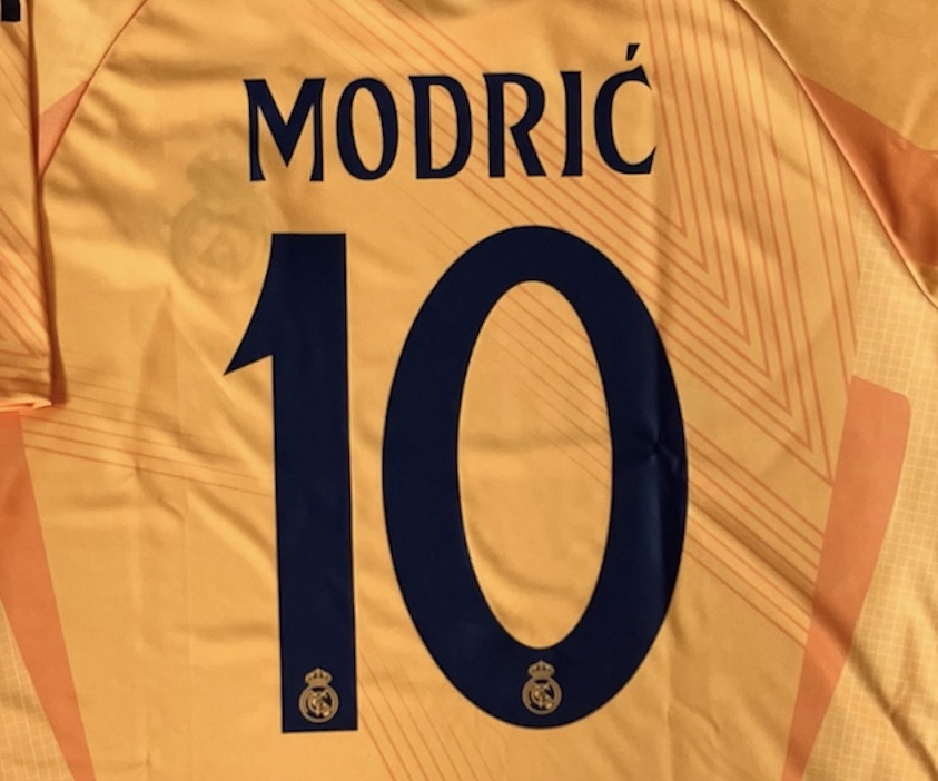モドリッチ背番号10 レアルマドリード アウェイ オレンジ 24/25