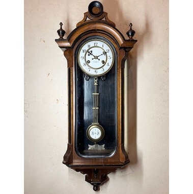 昔懐かしいアンティーク柱時計をお届け|WATERBURY