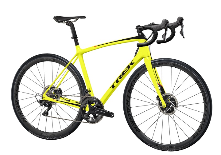 最軽量カーボンロードEMONDA SLR8 DISCモデルが史上初の“オール5”獲得