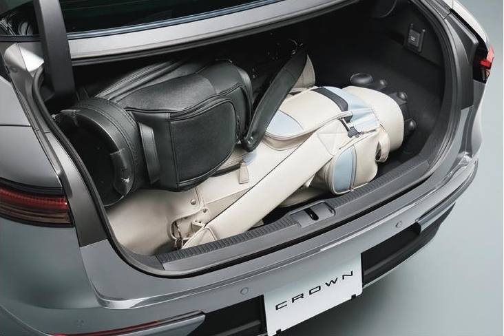 新型クラウンにゴルフバッグを積んでみた！ | トヨタの事ならトヨタ