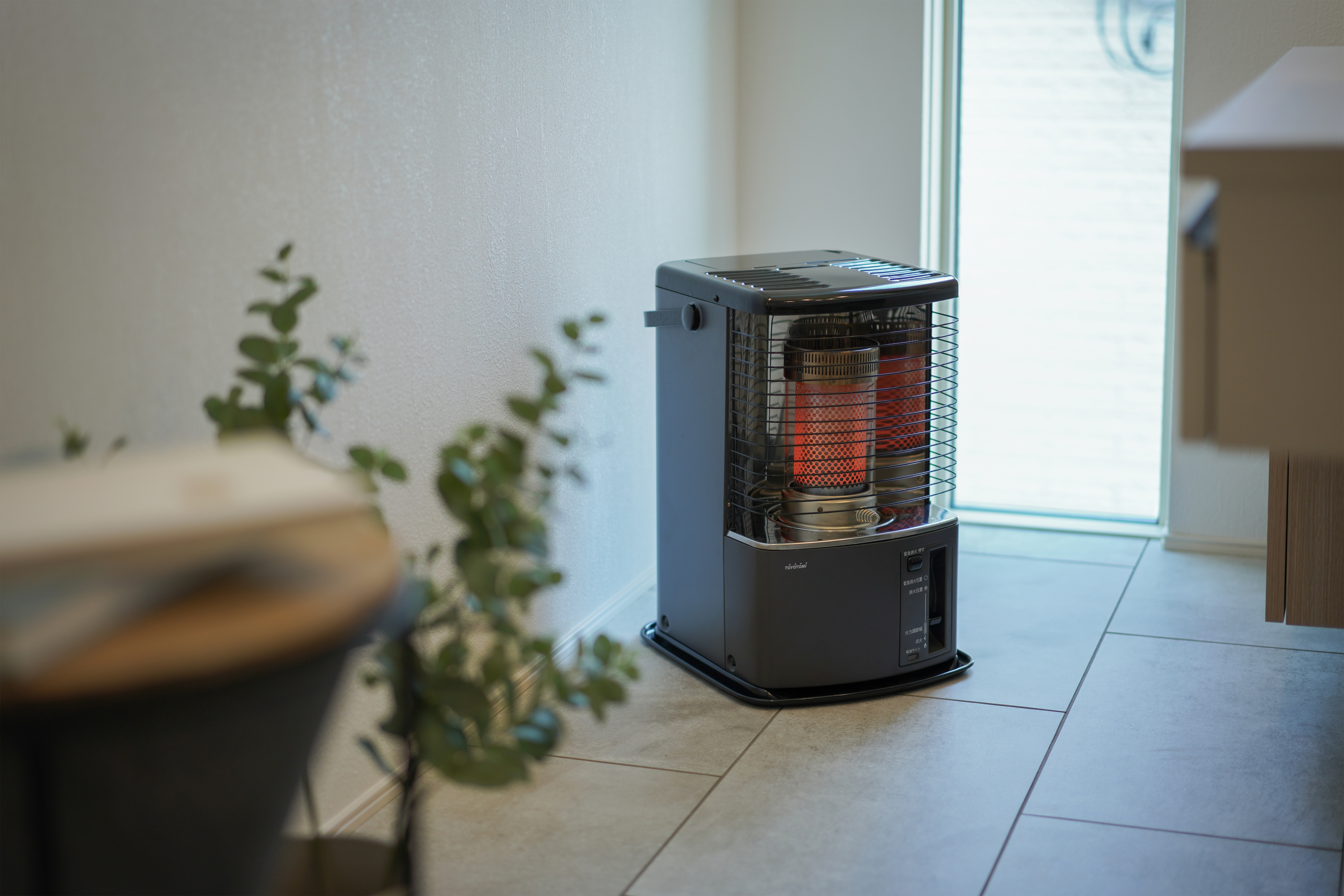 人気のストーブに新色が登場！反射形ストーブ「RS-H29」のグレーを新