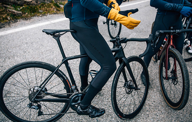 12/2再入荷】フランスより、お洒落で高品質なサイクルウェア