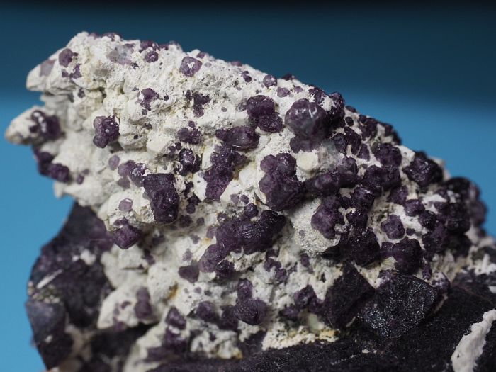 パープルフローライトonクォーツ 内モンゴル産 276g (45)