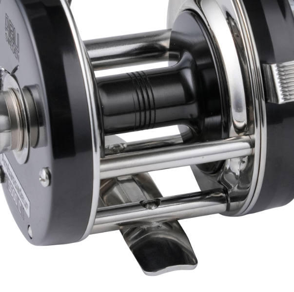 アブガルシア Abu Garcia アンバサダー5500C FACTORY TUNED：ブラック