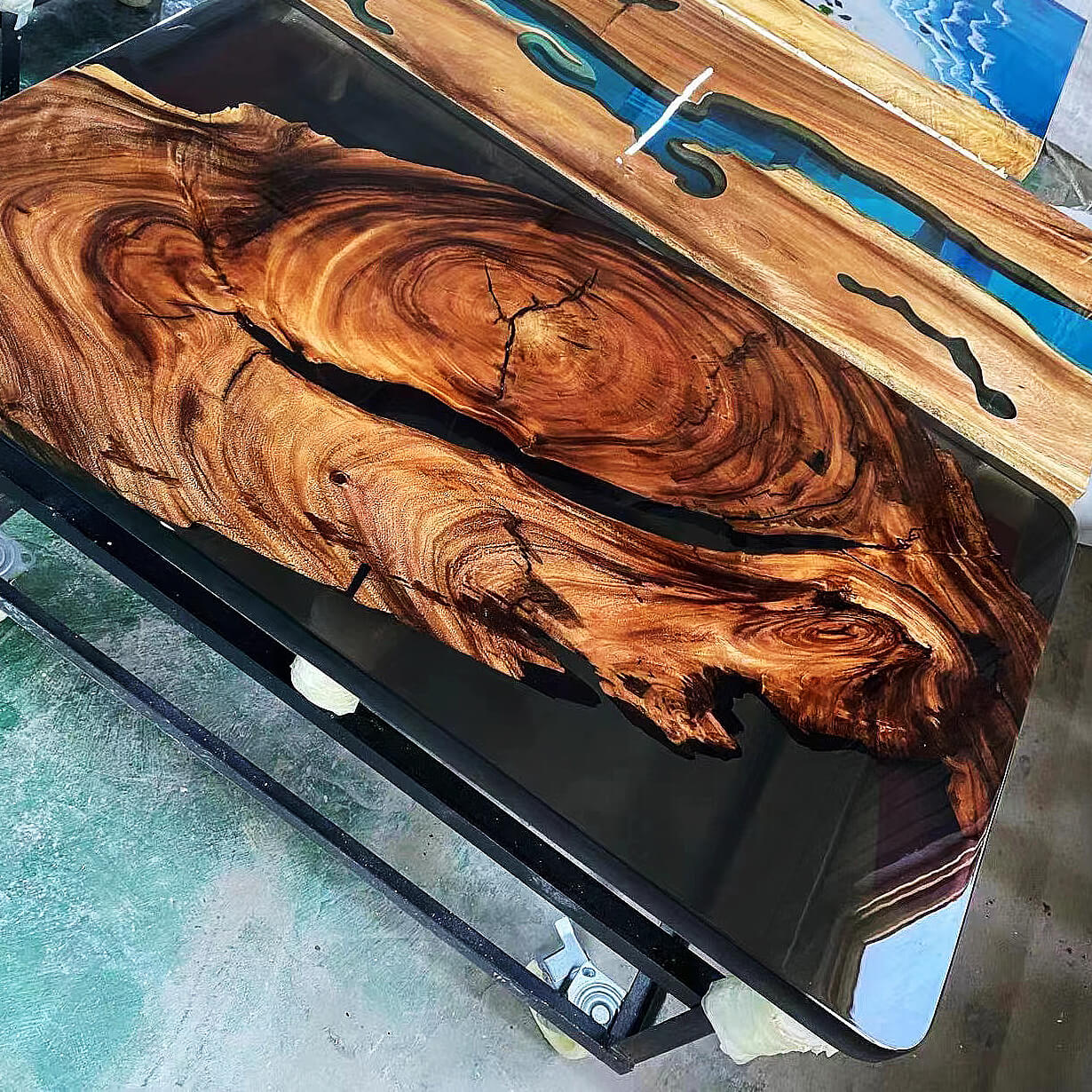 圧倒的オシャレ！ エポキシ・レジン・テーブル ウォルナット・アカシア