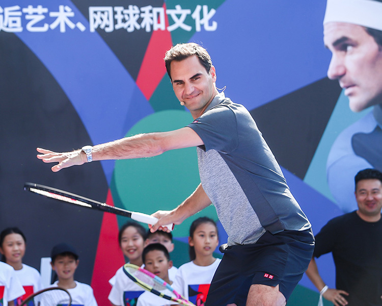 ユニクロ公式 | Around the World with Roger Federer