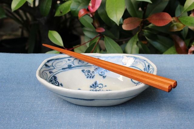 岐阜県土岐市の宗山窯さんの安南草花紋楕円サラダ鉢 うつわ家膳｜人気