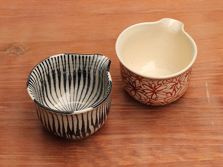 喜鶴製陶・片口小鉢（重ね十草と赤絵小花紋）／小皿/小鉢/豆鉢｜和食器