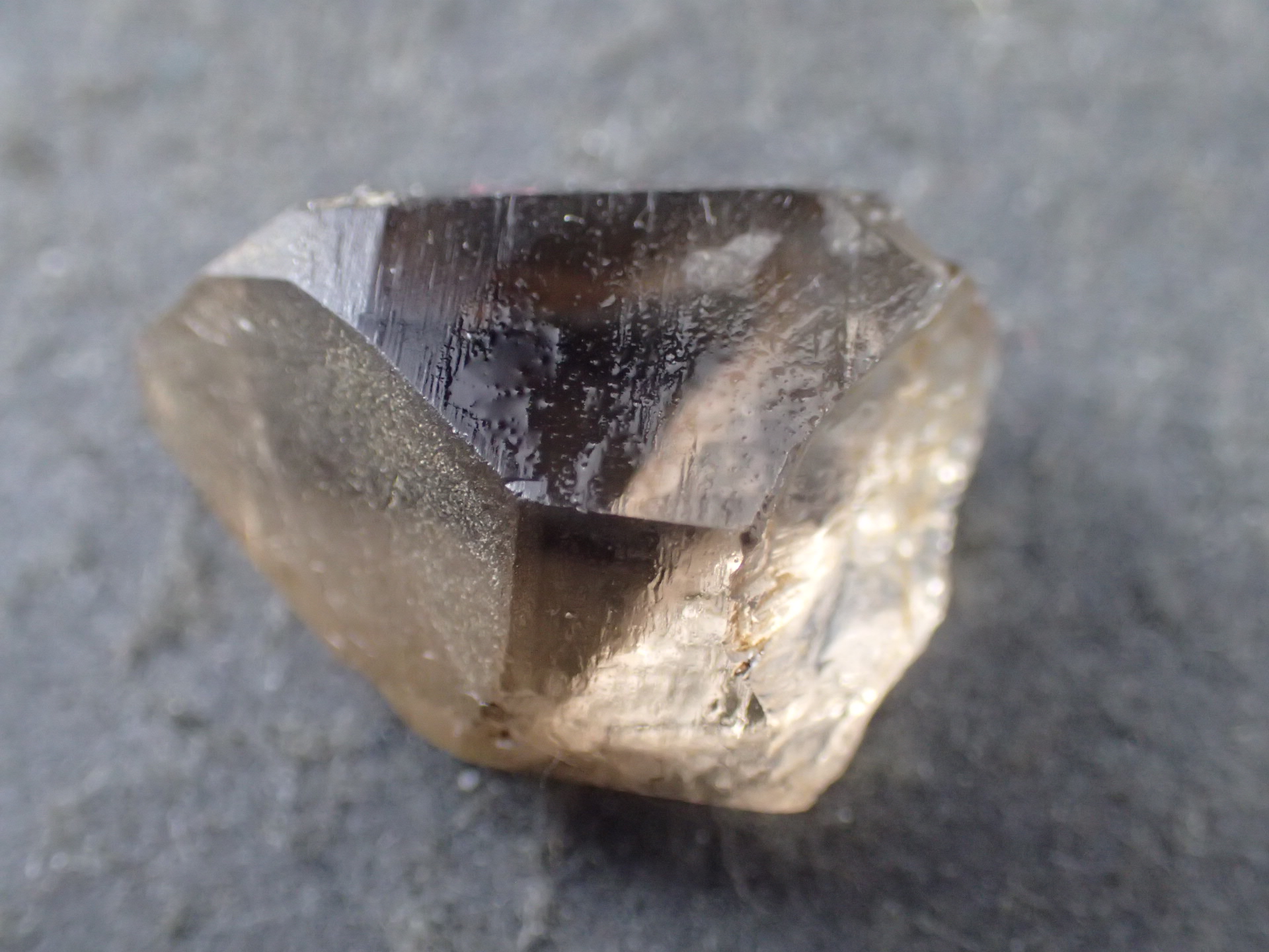 スモーキークォーツ（煙水晶） ｜石の販売専門店【vec stone club】