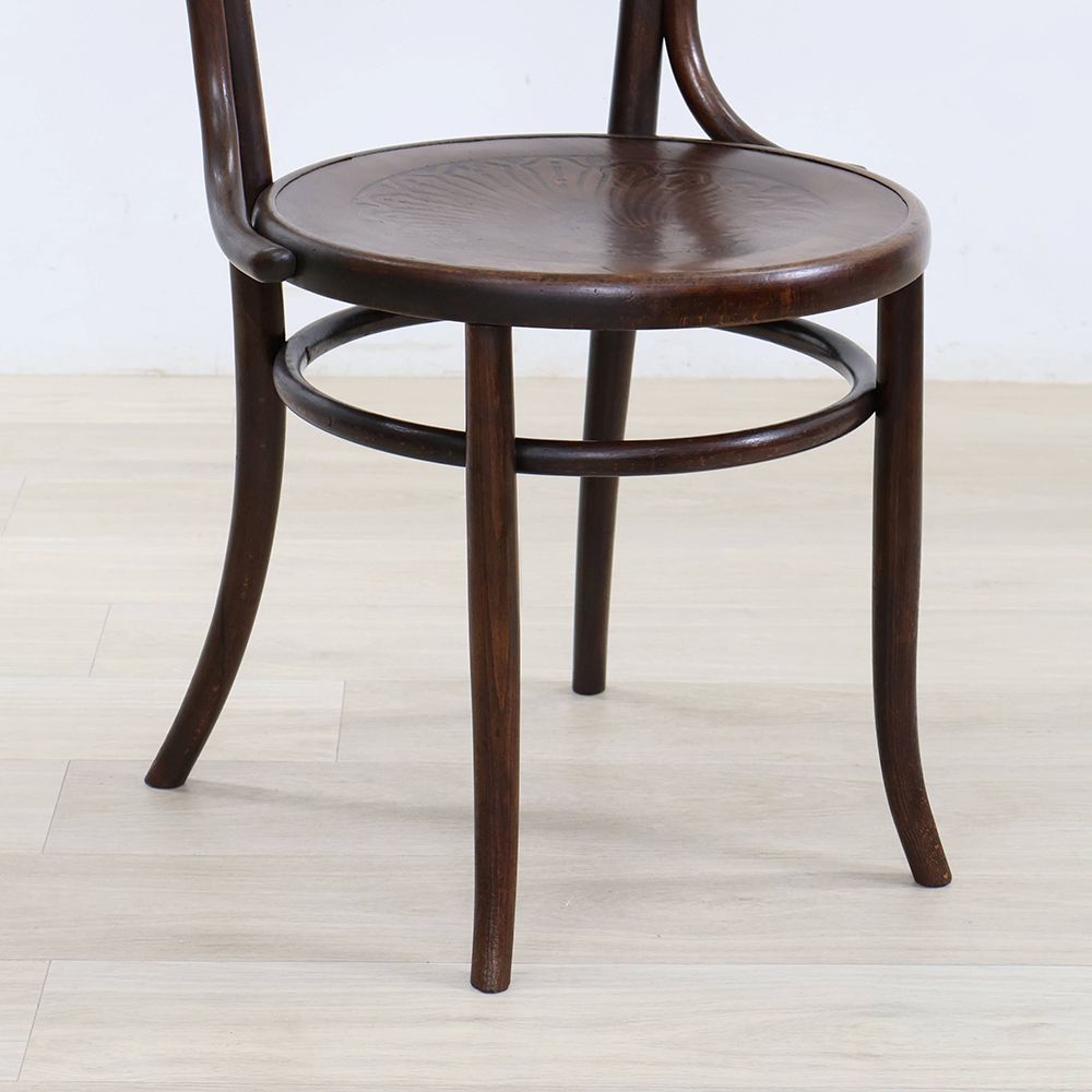 100年の歴史を刻んだ椅子♪ ベントウッドアームチェア VC114-025