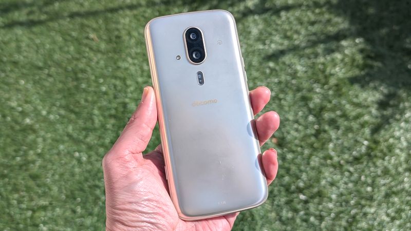 らくらくスマートフォン F-53E」実機レビュー！けっこうスペック良しの