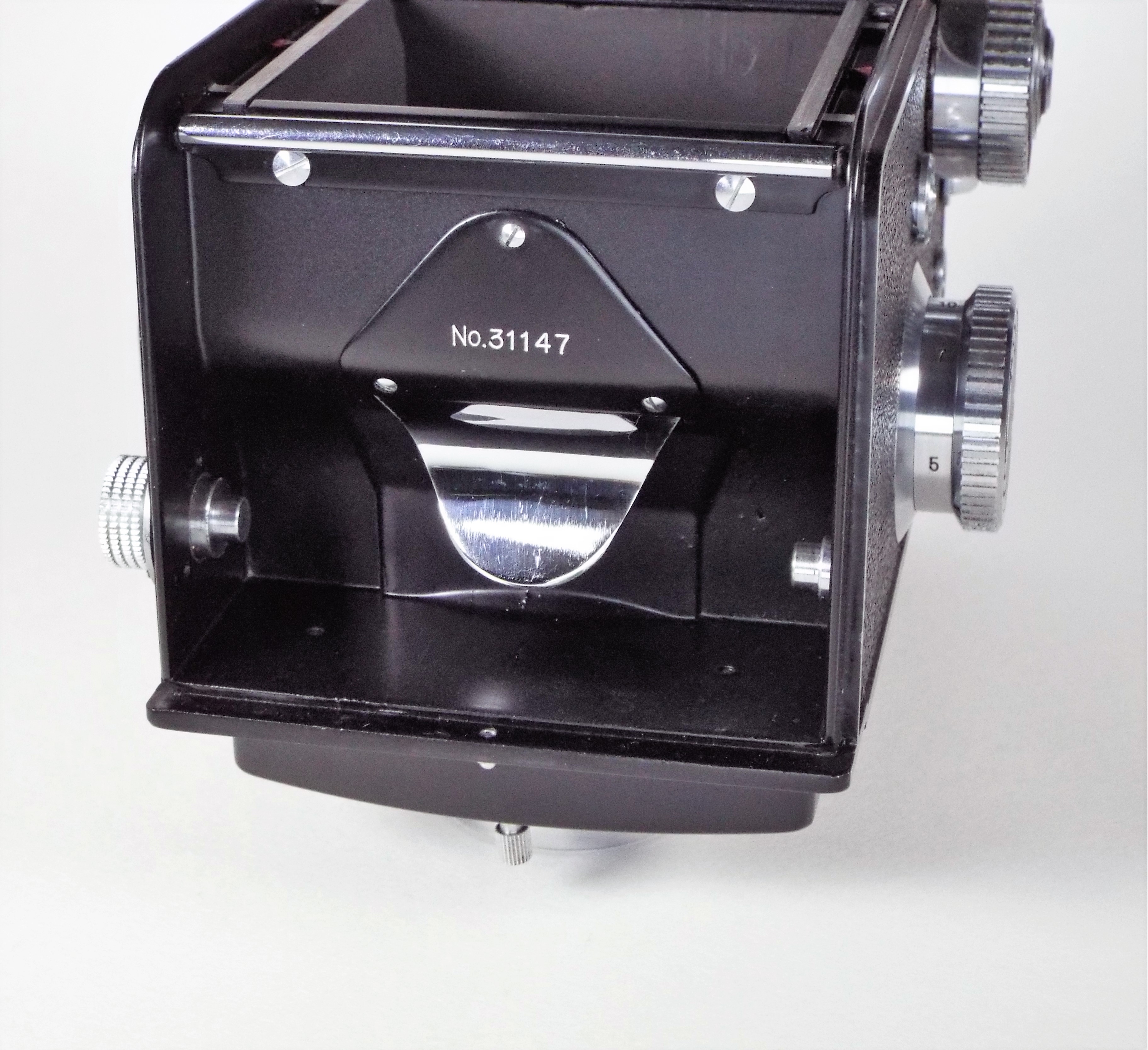 Chasing a Classic from Yashica – Yashica Flex AS-II | Chasing