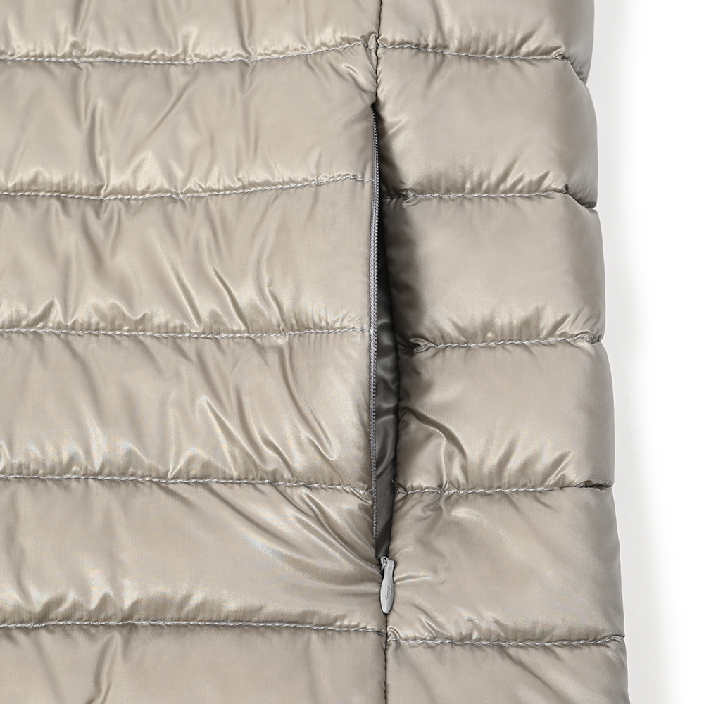 RESORTウォーターレペレントウルトラライトナイロンフーディーダウン