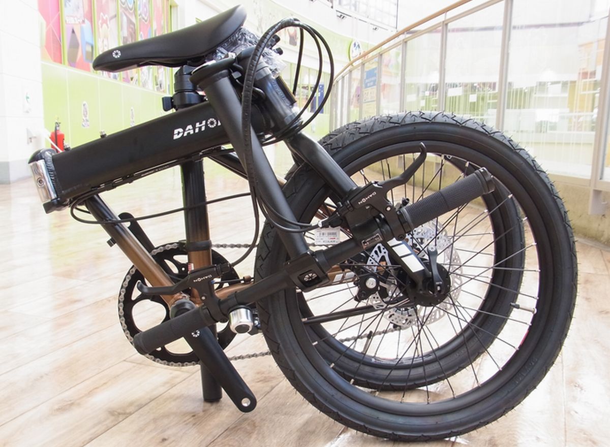DAHON STORE】太めのタイヤを履いたディスクブレーキの限定カラーが