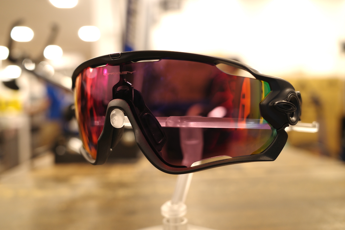 OAKLEY】オールマットブラックの「JAWBREAKER」入荷 | 船橋で自転車を