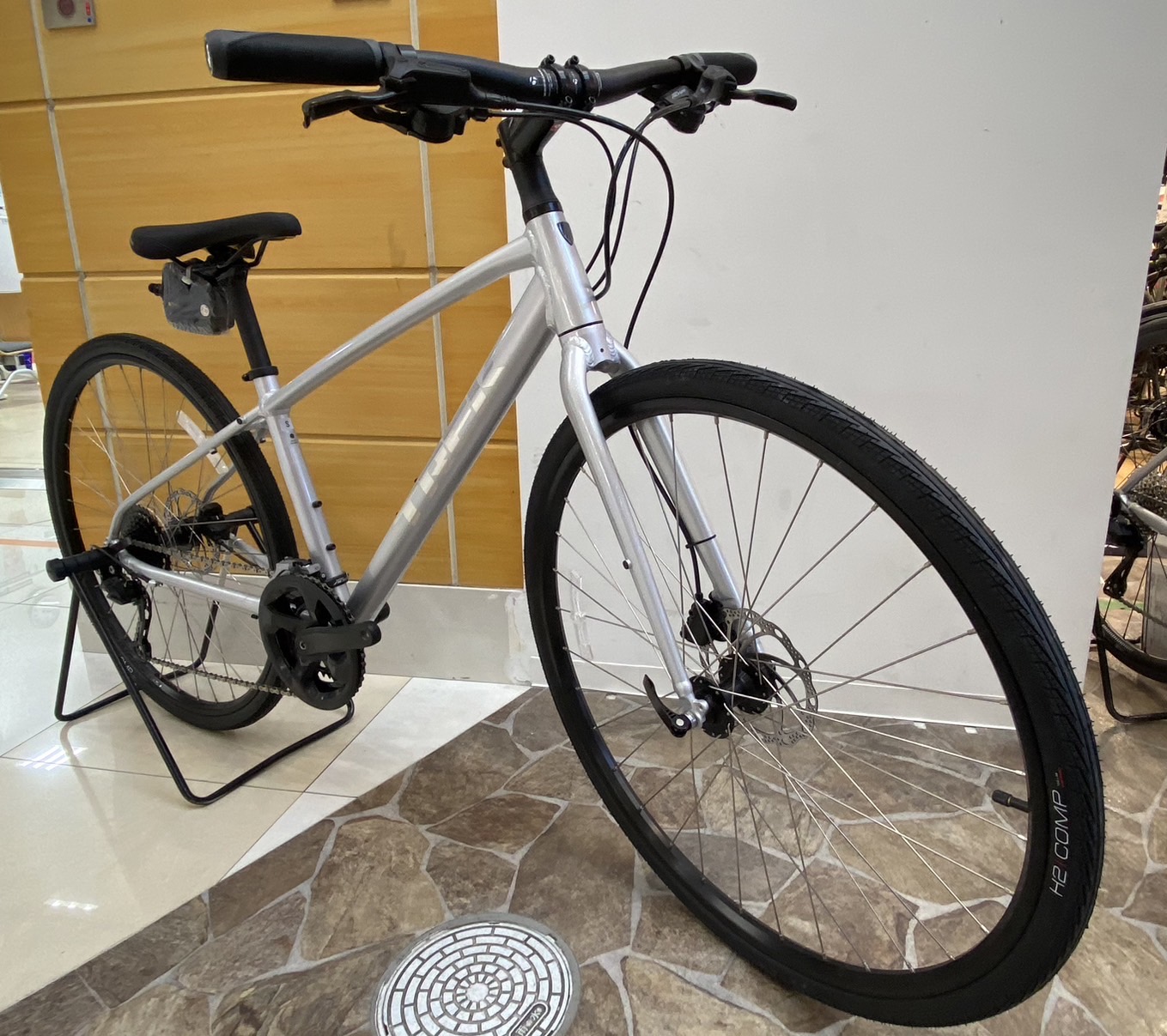 限界突破！決算セール！】1台で使い方いろいろ！TREK FX2 DISC | 船橋