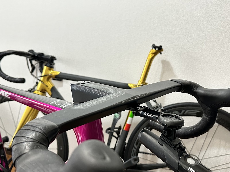 スタッフカスタムブログ】軽さと剛性を求めて「DEDA ALANERA」一体型