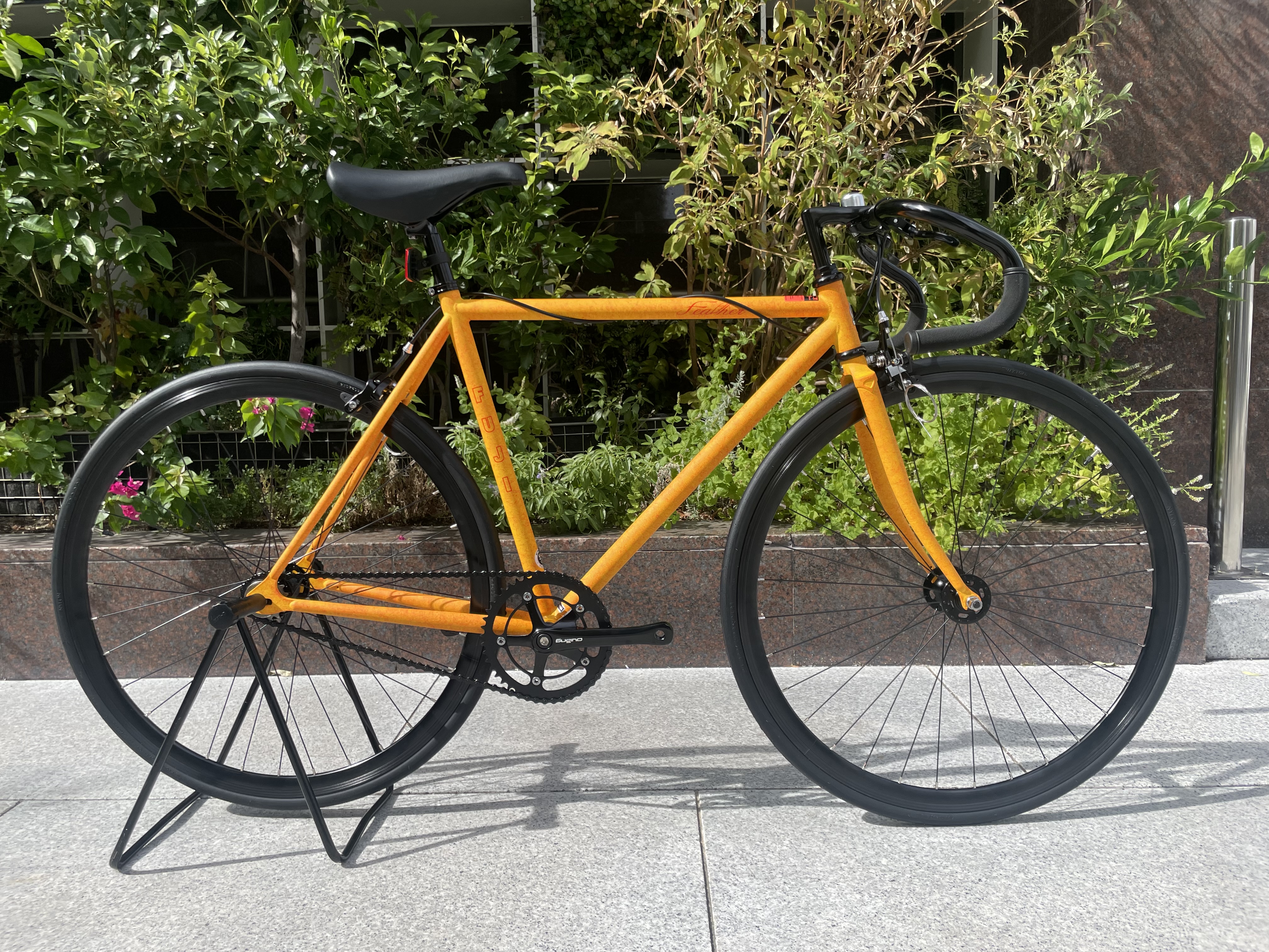 ピストバイク新入荷】FEATHERのカラー違いが2台入荷しました！【FUJI