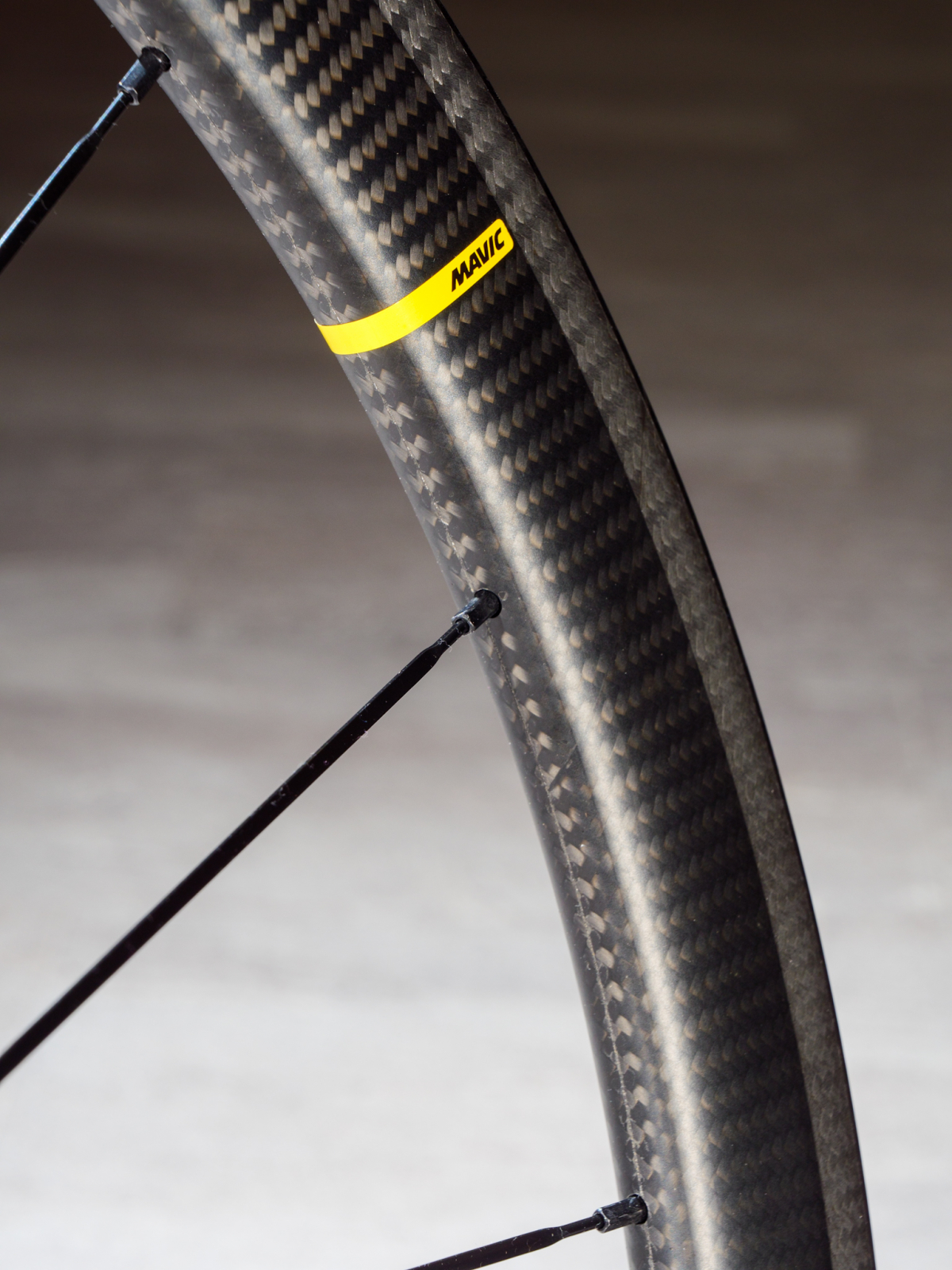 新橋×MAVIC】リムブレーキユーザーへ送る、新世代カーボンの