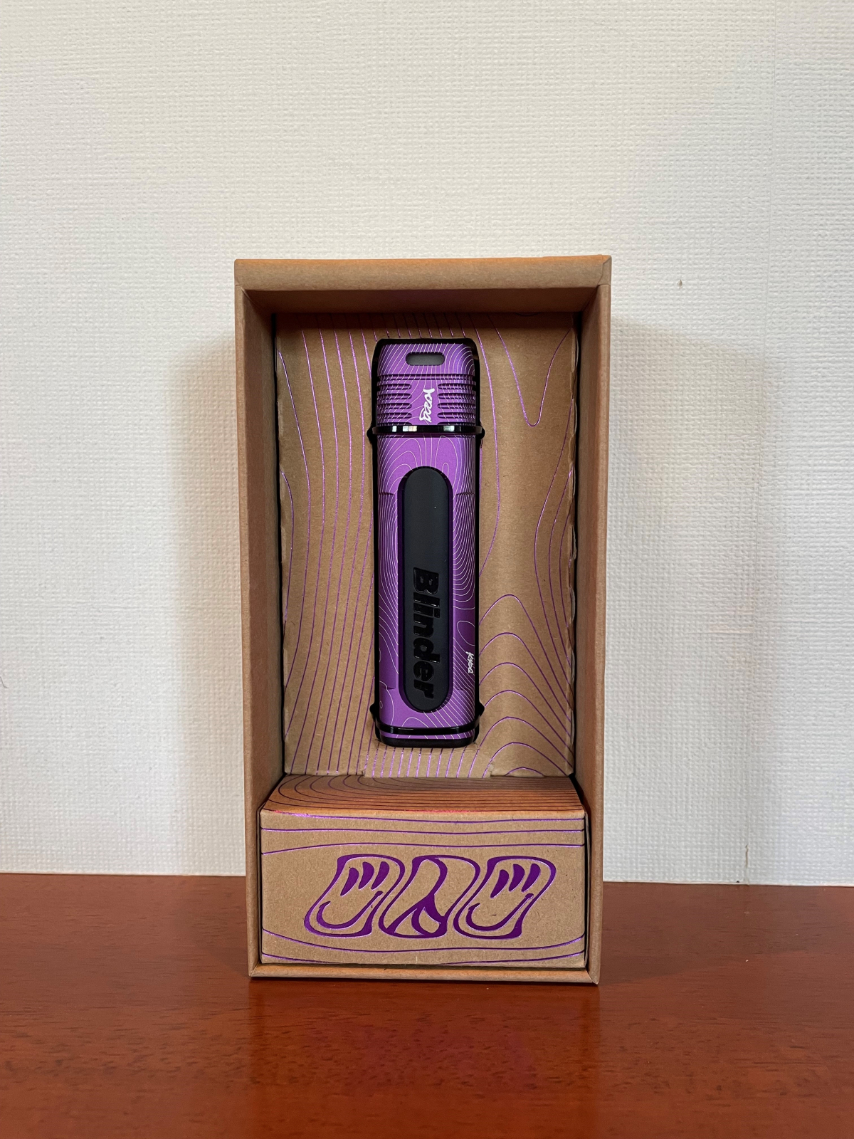 限定カラーknog BLINDER 900 Limited Spec.001とOi CLASSIC BELLを入荷