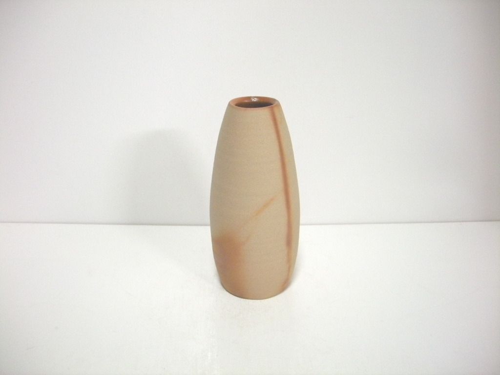 備前焼一品作 ひだすき長花瓶 - 花器ギャラリー 裕器 (ゆうき）