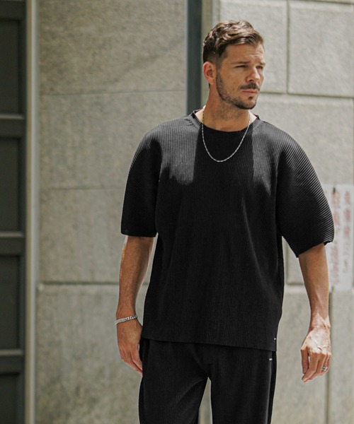 SOMEDIFF（サムディフ） セットアップ プリーツTシャツロングパンツ