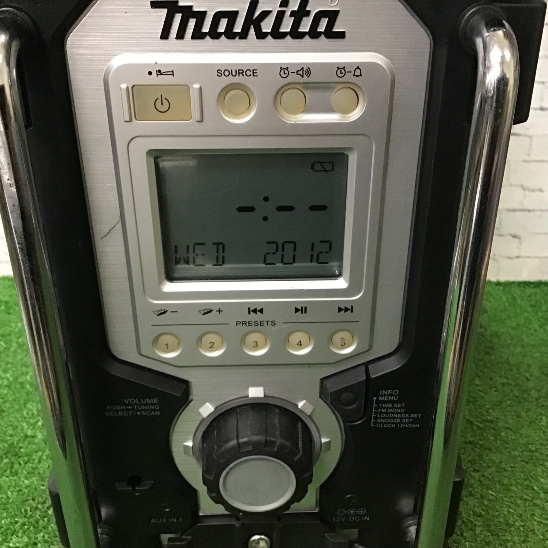 ○マキタ(makita) コードレスラジオ MR103【町田店】 – アクトツール