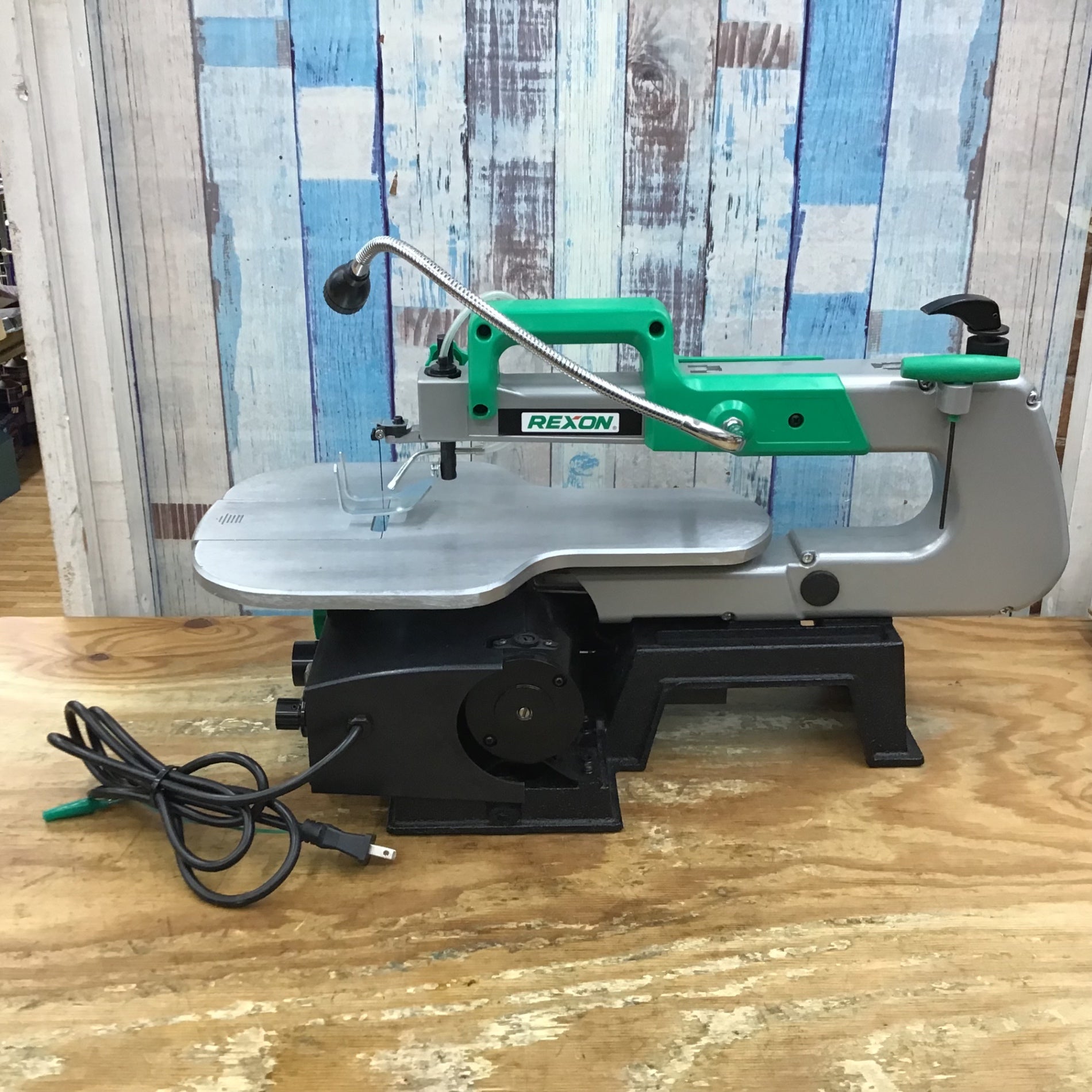 ▽レクソン(REXON) 卓上糸のこ VS4005A【柏店】 – アクトツール