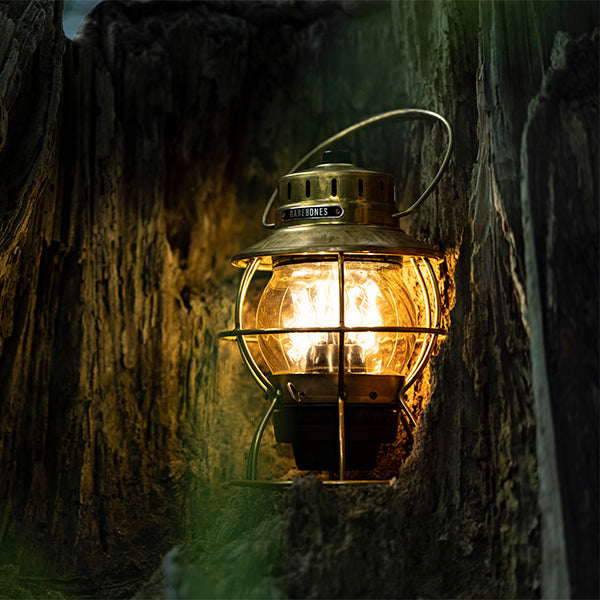 ベアボーンズ レイルロードランタンLED ブラス – aandfonlinestore