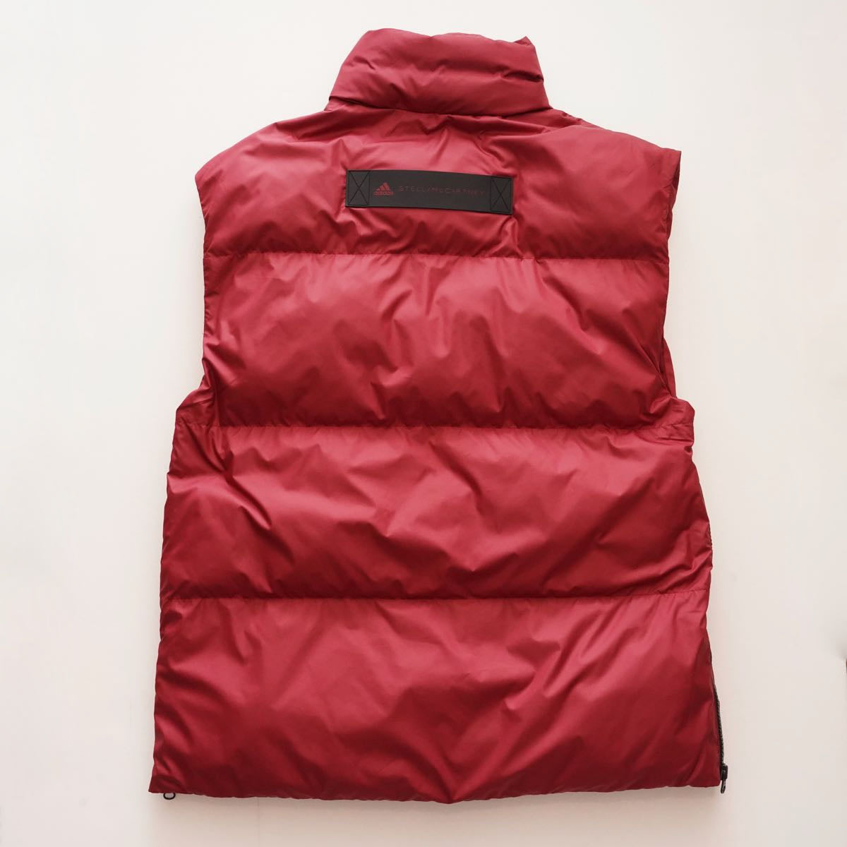 アディダス ステラマッカートニー バーガンディ 中わたジレ ADIDAS