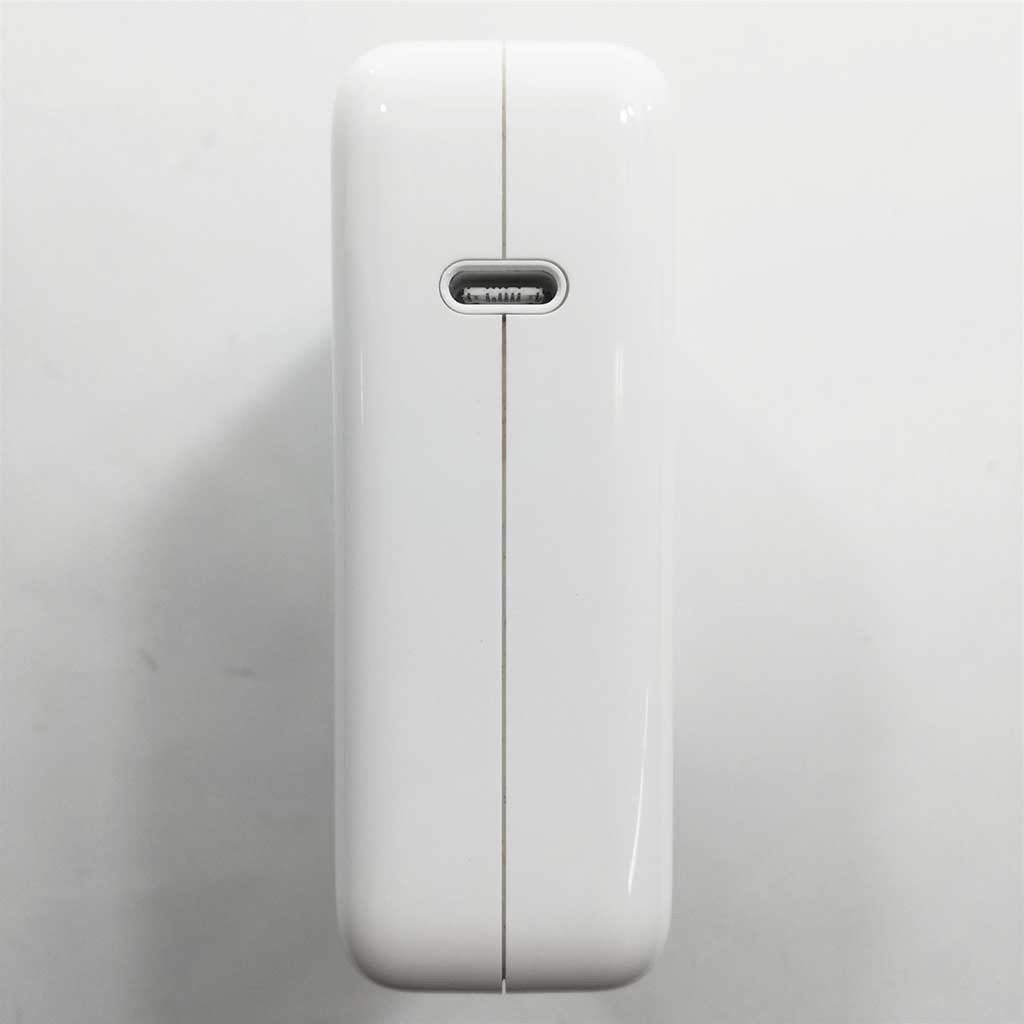 中古品】Apple 96W USB-C電源アダプタ [A_MX0J2AM/A] – 秋葉館