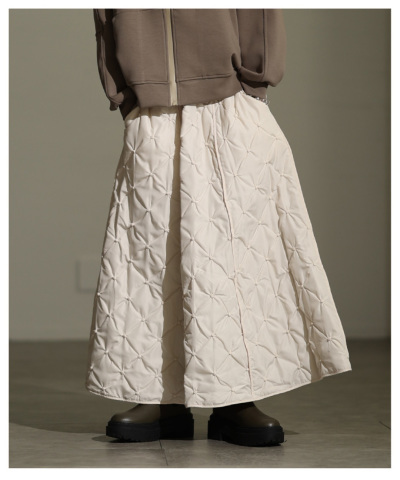 レディース 大人 上品 軽いのに暖かなボール刺繍キルティングスカート