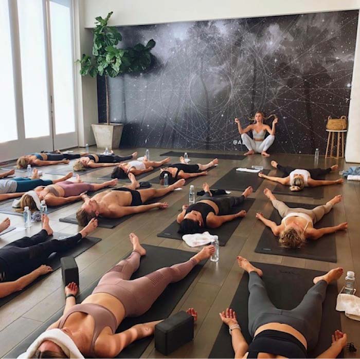 ヨガウェアブランド Alo yoga（アローヨガ）ロサンゼルスからお届け