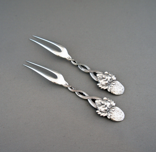 ティファニー「ベリーフォーク ”Strawberry Vine”【在庫1本のみ