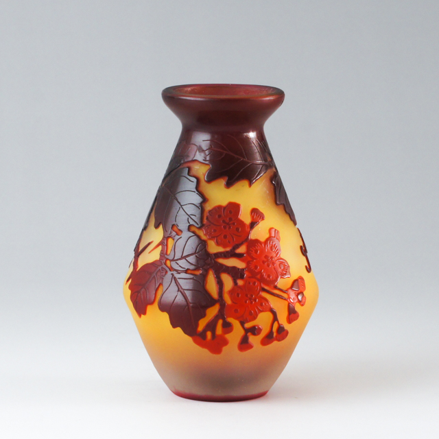 エミール・ガレ「桜文花瓶」《アンティックかとう》