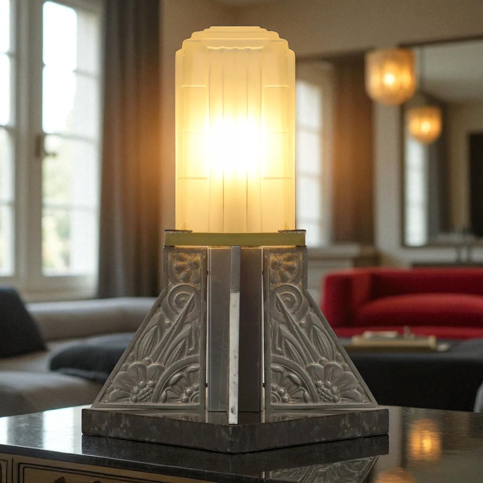 ベッドサイドランプ アンティーク – アンティークテーブルウェア