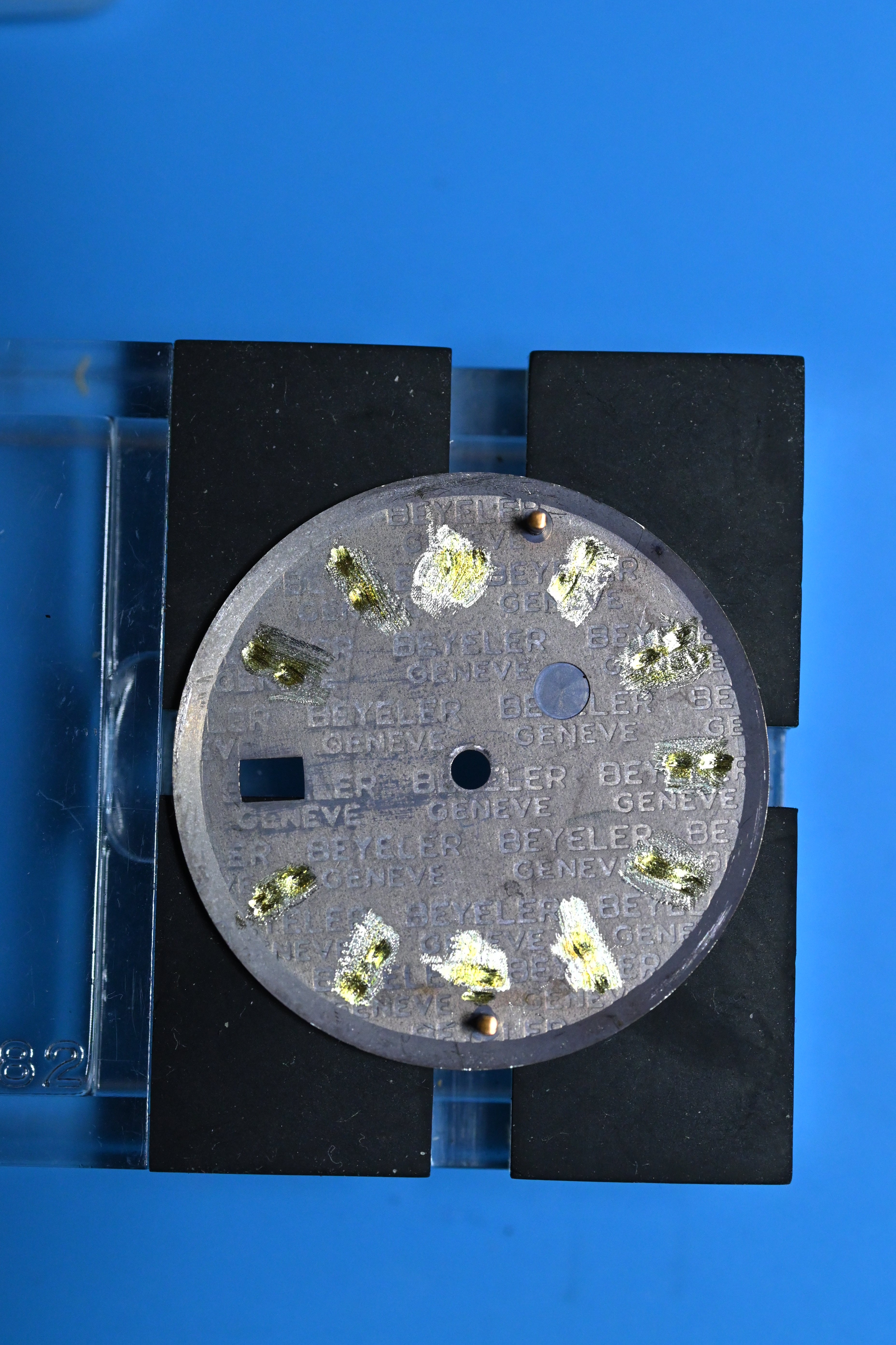 マイセン ティーセット スキャタードフラワーとレリーフのカップ