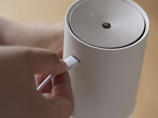 最大9時間、連続加湿！デスクの乾燥対策に「LUMENA/コードレス加湿器