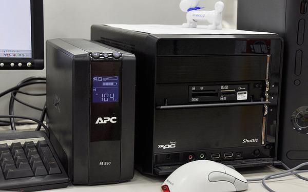 ASCII.jp：無停電電源装置「APC RS 550」を導入した理由 (1/5)