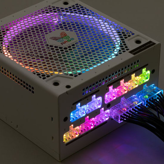 ASCII.jp：コネクターもファンも激しく光るSuper Flowerの電源がキレイ