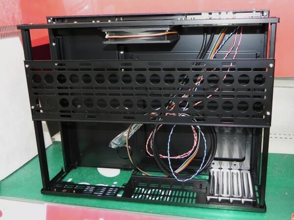 ASCII.jp：HTPC向けのアビー製ハイエンドPCケースが発売開始