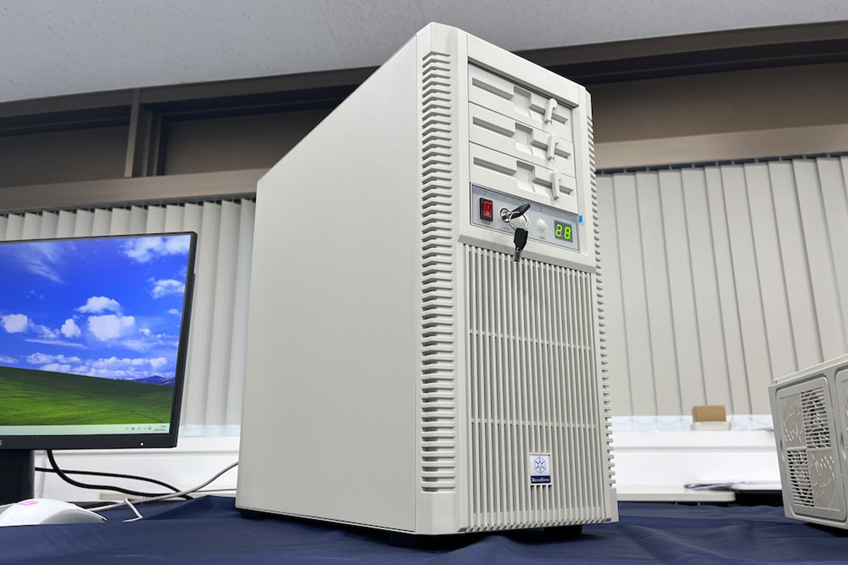 ASCII.jp：このレトロ、ただの懐古じゃない。中身はガチ仕様のPCケース