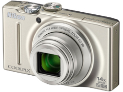 ニコン、広角25mmからの14倍ズームデジカメ「COOLPIX S8200