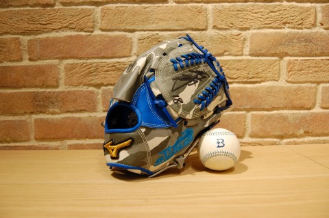 12/12(土)三浦選手・筒香選手の個性溢れる特別なグローブ「+B」限定