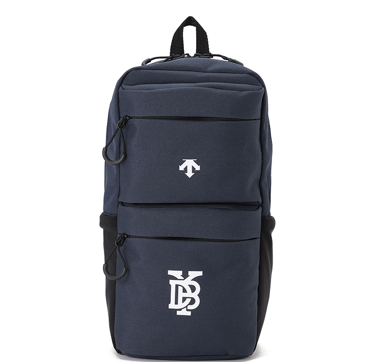 新デザインのオーセンティックチームウェアやトレーニングキャップなど