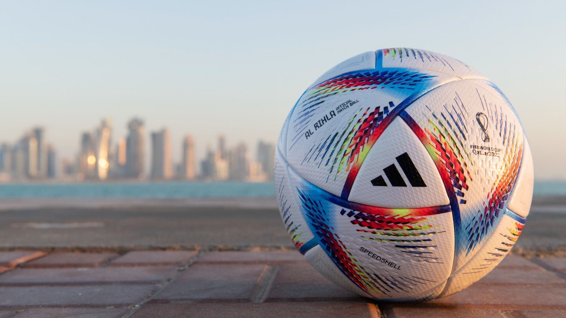 アディダスがW杯公式試合球「AL RIHLA(アル・リフラ)」を発表！W杯史上