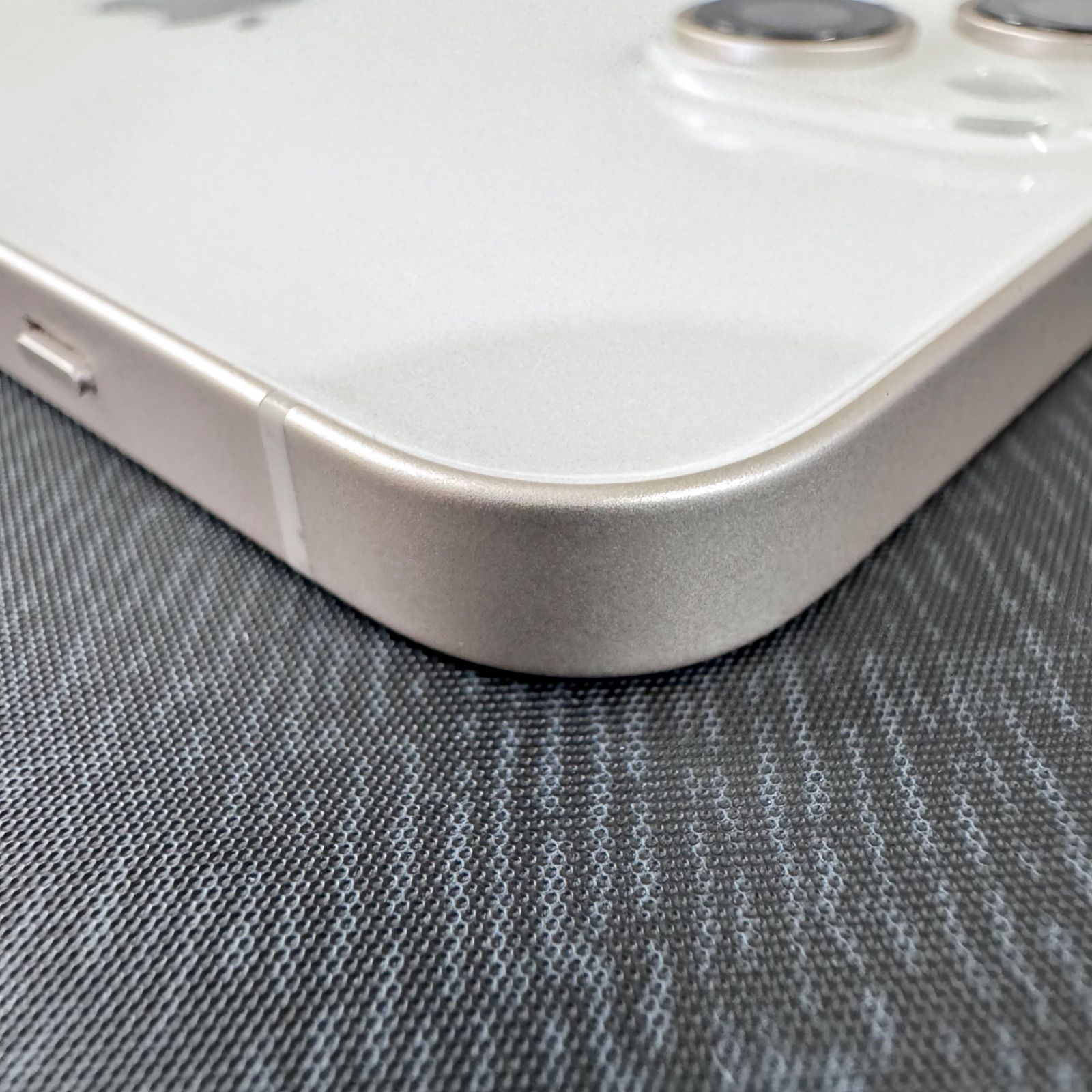 SIMロック解除済 iPhone 14 128GB スターライト MPUQ3J/A - メルカリ