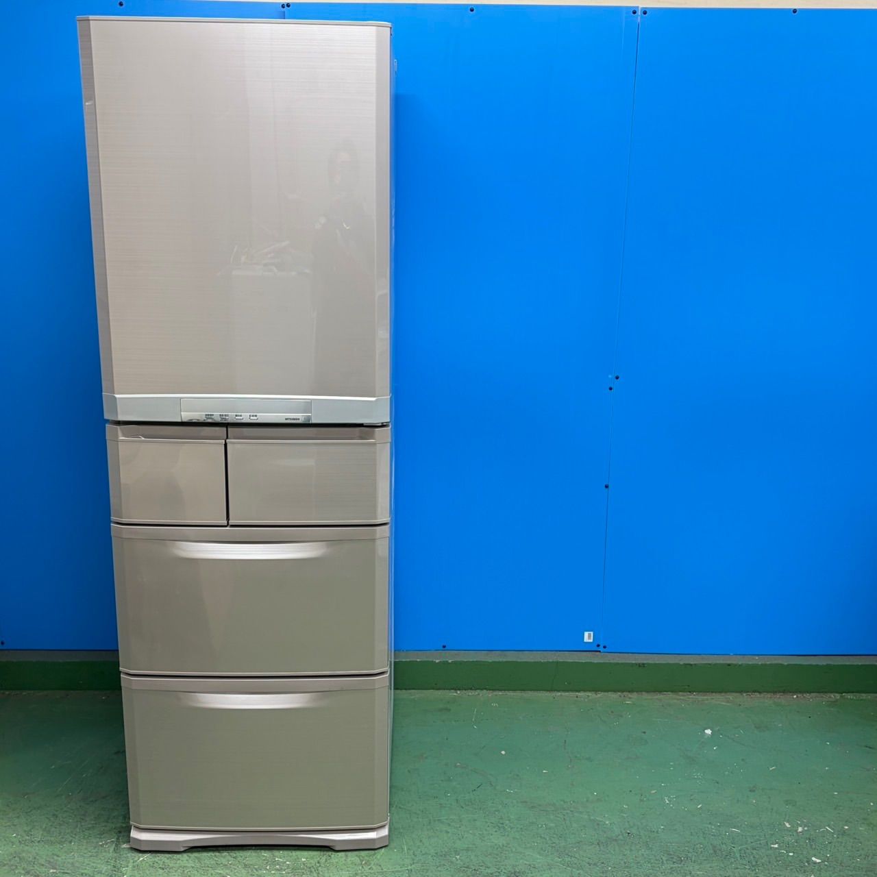 822 MITSUBISHI 5ドア 大型冷蔵庫 400L〜500L 小型 右開き 420L 極美品