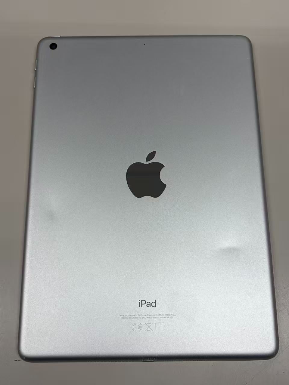 電池71% apple iPad (第6世代) 128GB シルバー WiFIモデル 訳アリ品